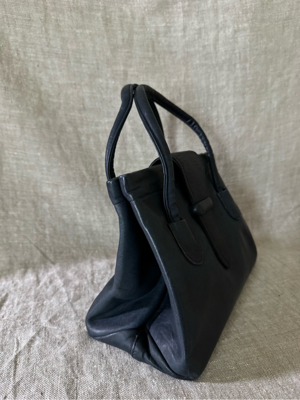 vintage mid century Margolin navy leather Kelly style handbag - Picture 3 of 9